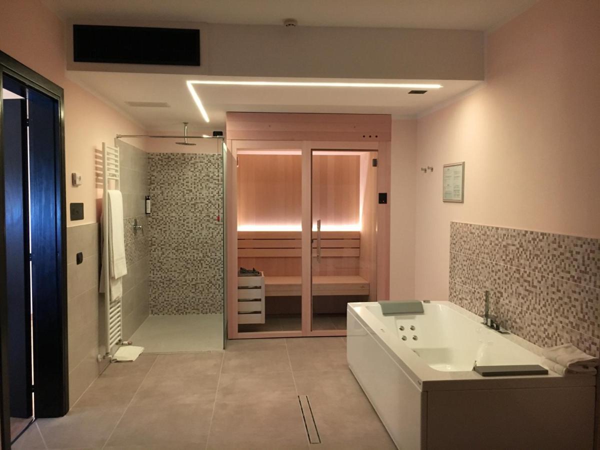 Suite Spa Bath Sauna